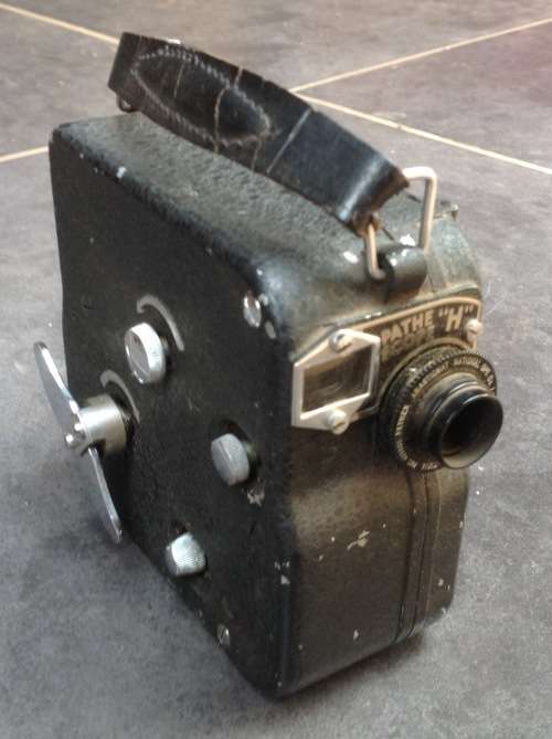 Pathe Scope - 8mm movie camera (motor runs)