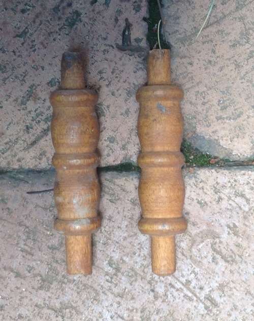 Complete Vintage set of MCC cricket wickets and bails - for the collector