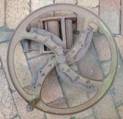 Vintage cutter/slicer - heavy - COLLECTION ROODEPOORT ONLY
