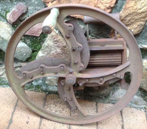 Vintage cutter/slicer - heavy - COLLECTION ROODEPOORT ONLY