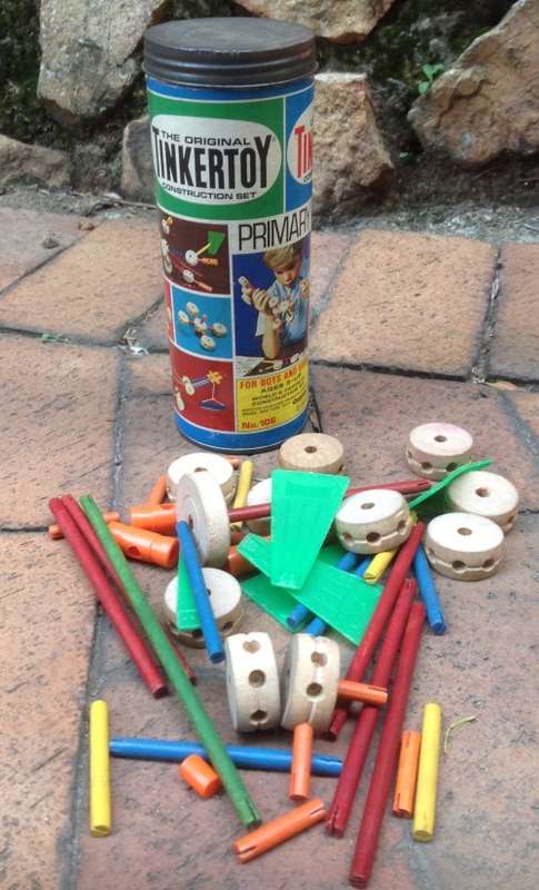 Vintage Tinkertoy construction set (no 106) - stands 20 cm high