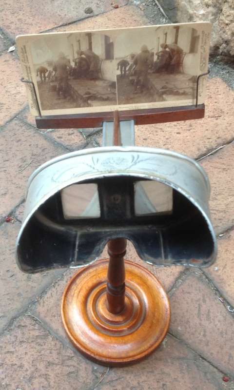Antique table stereo viewer/stereoscope - comes with 2 Anglo-Boer war photos