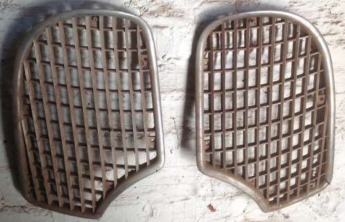 Vintage car grill - ideal for restorer, man cave, pub or shop exhibition