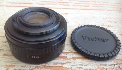 Vivitar 2 x Tele converter lens - screw type