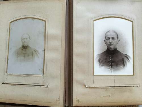 Victorian / Antique photo album (28 Cabinet Cards)