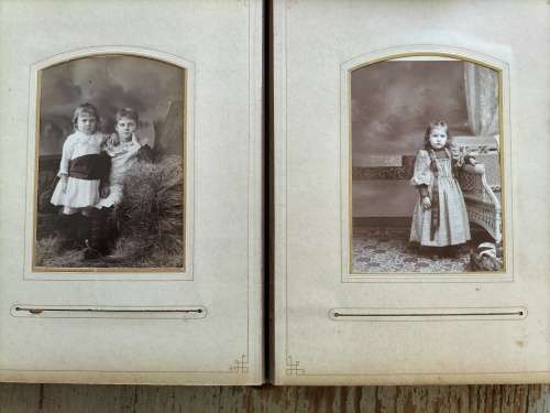 Victorian / Antique photo album (28 Cabinet Cards)