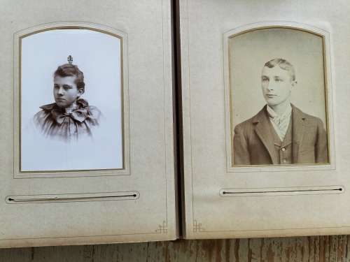 Victorian / Antique photo album (28 Cabinet Cards)