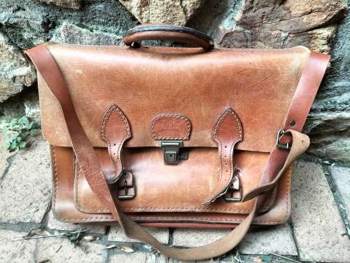 Vintage leather shoulder bag