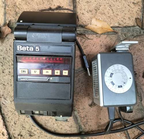 Vintage flash units (x2)