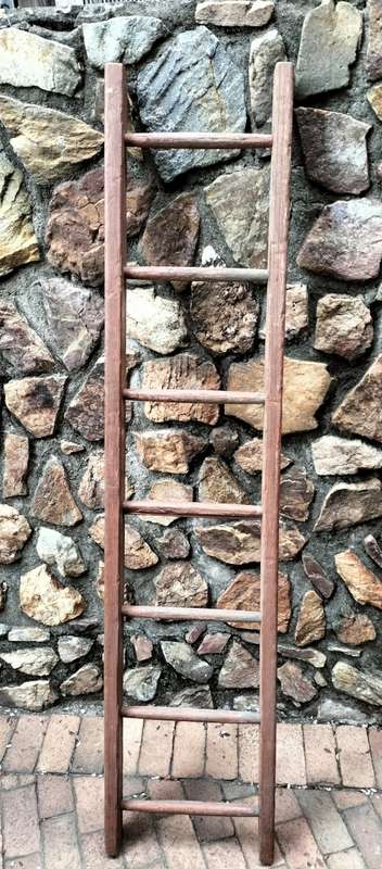 Vintage wooden ladder (213cm high)