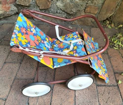 Vintage collectable doll pram