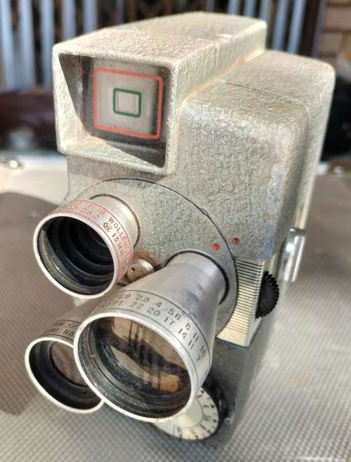 Vintage three lens 8mm movie camera - Wollensack (MD9)