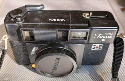 Vintage Yashica 35mm plastic camera MD14