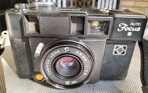 Vintage Yashica 35mm plastic camera MD14