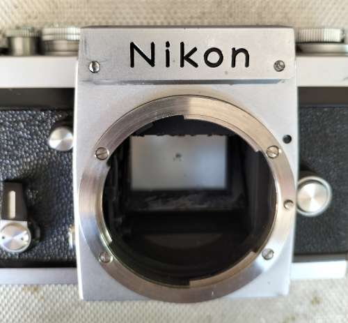 Nikon F with Photomic T prism - well used (MD18)