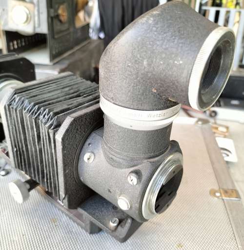 For the Leica camera fundi - attachment of some sort (MD21)