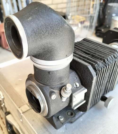 For the Leica camera fundi - attachment of some sort (MD21)
