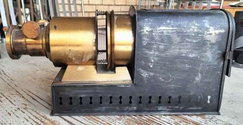 Antique magic lantern (MD54)