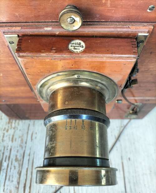 Antique wooden camera (MD56)