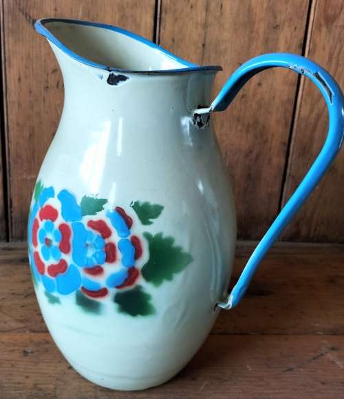 Vintage enamel water jug (1)