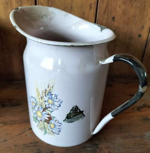 Vintage enamel water jug (8)