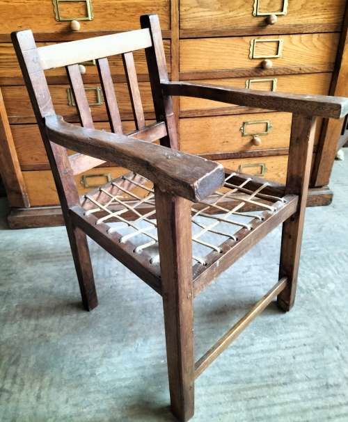 Vintage child/doll wooden riempies chair