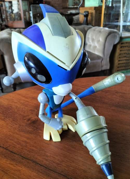 Battery operated space monkey (28cm high)
