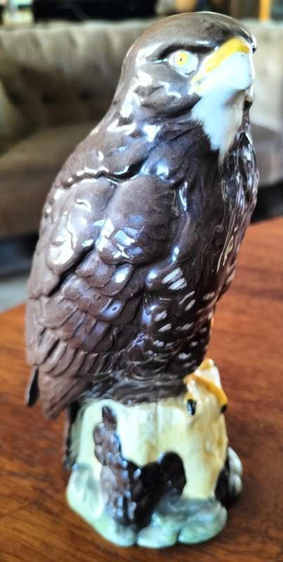Whiskey - White and Mackay - Buzzard (with content)