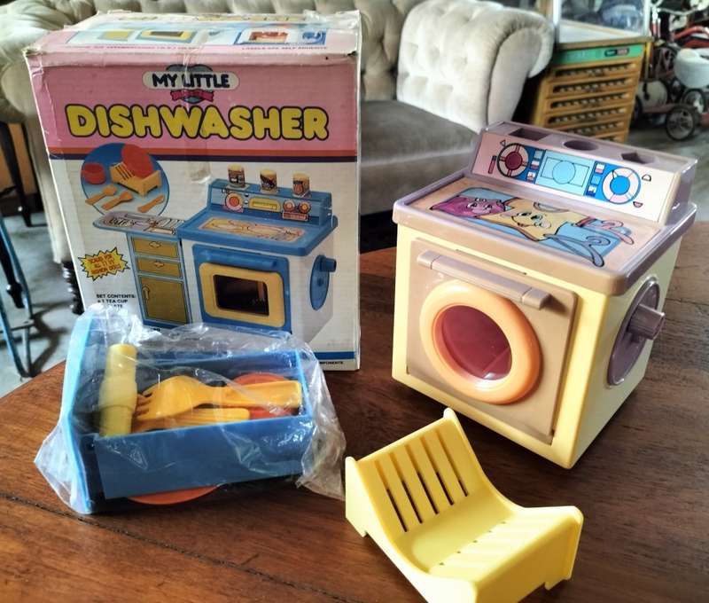 Vintage toy - My Little Dishwasher - not played with