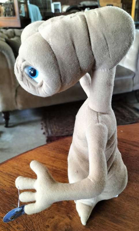 Adorable ET puppet (27 cm high) - with original tag