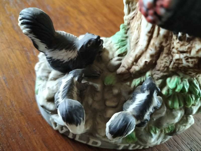 Whiskey - small vintage Wild Turkey decanter (4)
