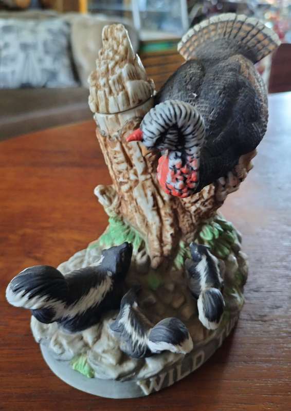 Whiskey - small vintage Wild Turkey decanter (4)