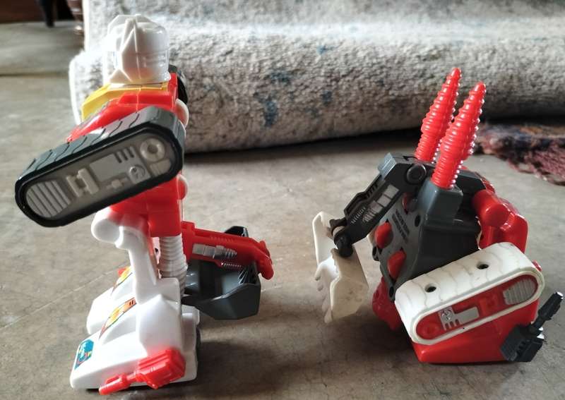 Vintage plastic robo transformers (x 2) - SC 106