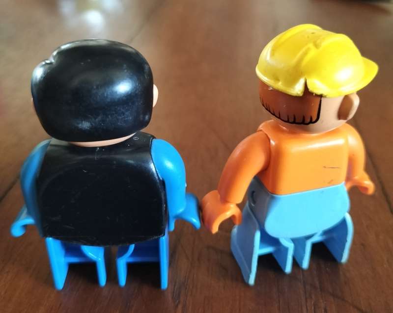 Vintage Lego toy figurines (x 2)