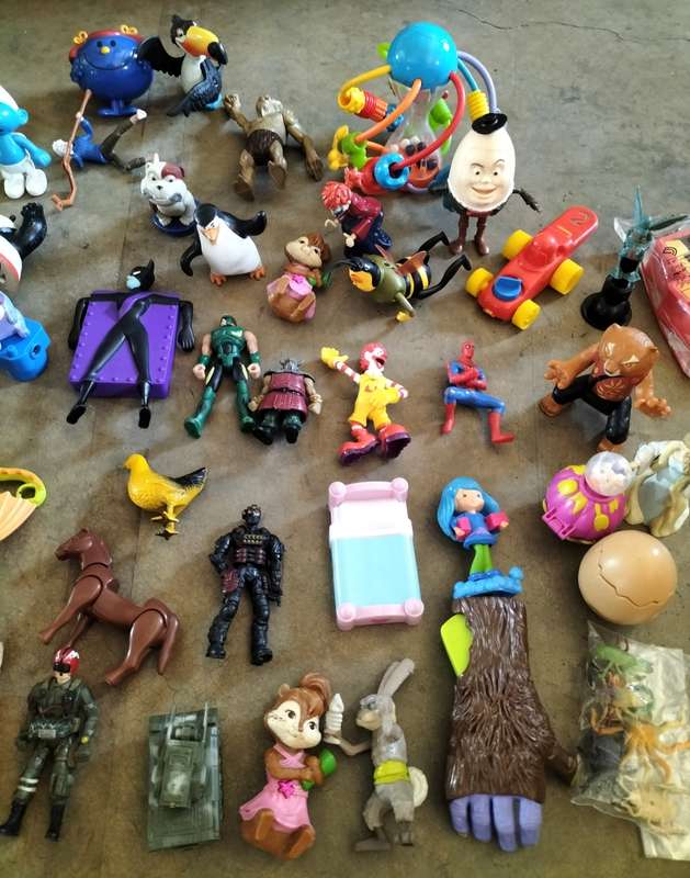 Vintage toys - lucky packet (1) - 50+ toys