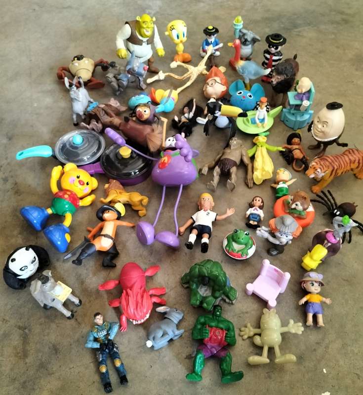 Vintage toys - lucky packet (2) - 50+ toys