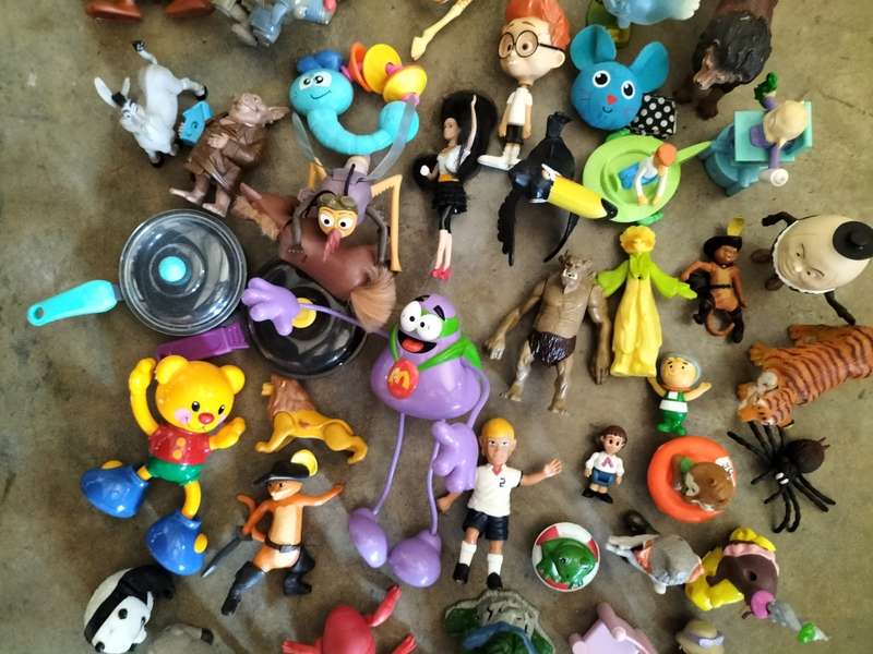 Vintage toys - lucky packet (2) - 50+ toys