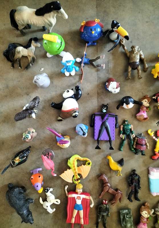 Vintage toys - lucky packet (2) - 50+ toys