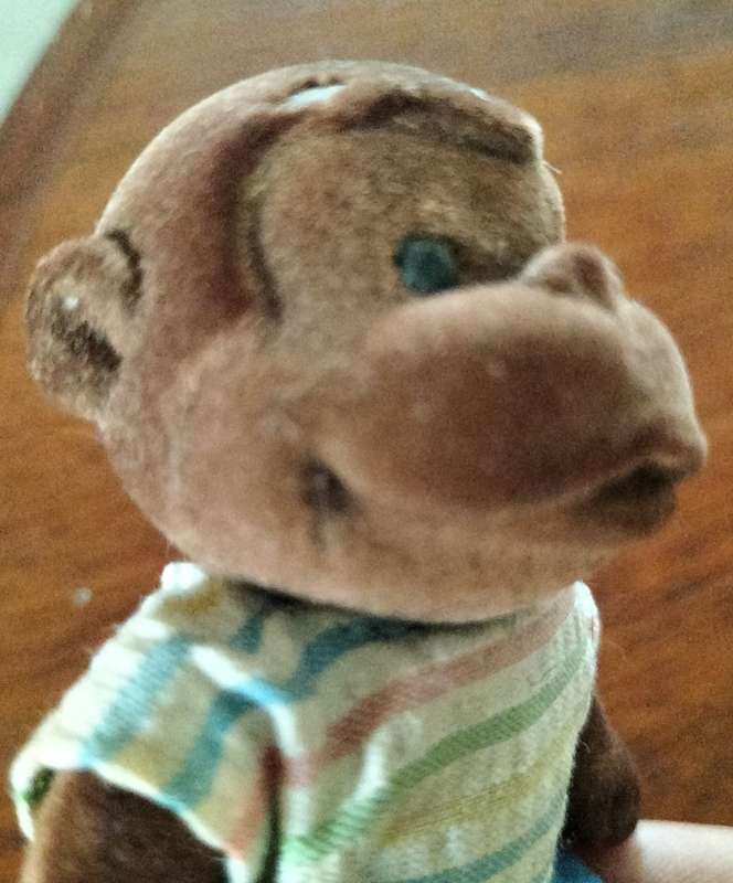 Vintage Sylvanian gorilla (8cm)