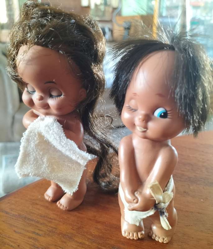 Vintage plastic dolls (x2) - Cute!