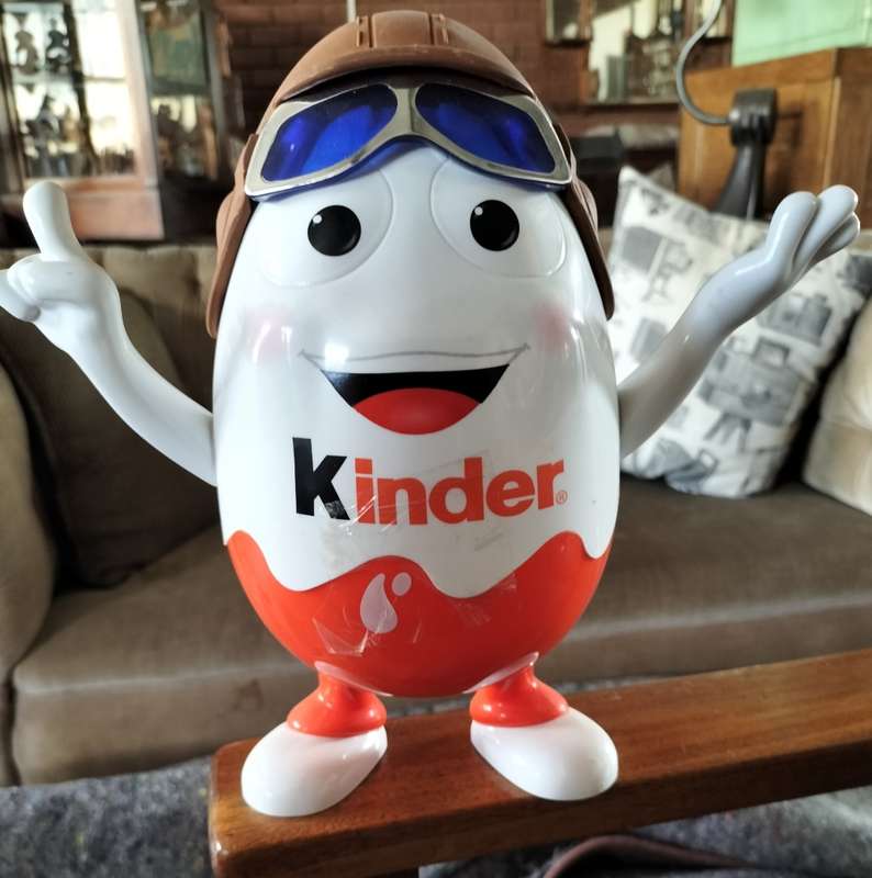 Vintage Kinderjoy plastic figurine / pilot