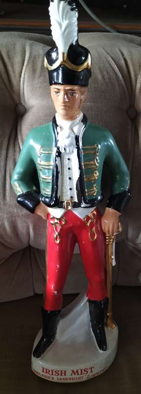 Vintage Irish Mist decanter / figurine