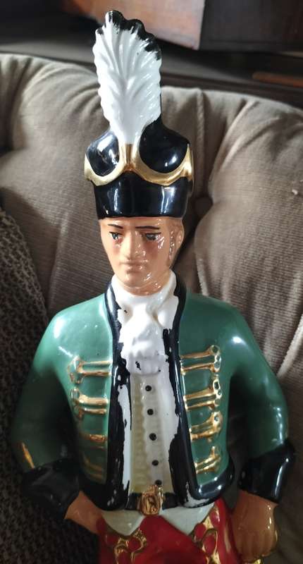 Vintage Irish Mist decanter / figurine