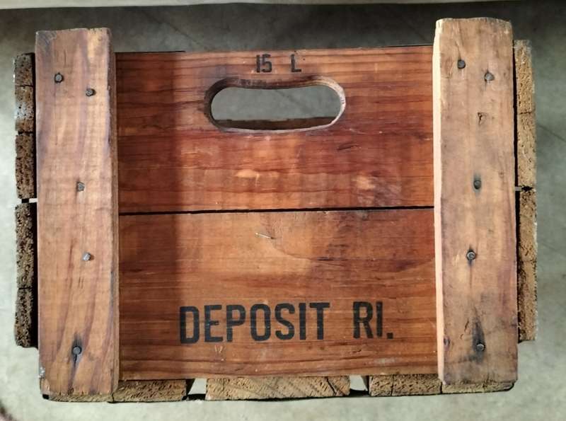 Vintage wooden beer crate (Maestro - Magou)