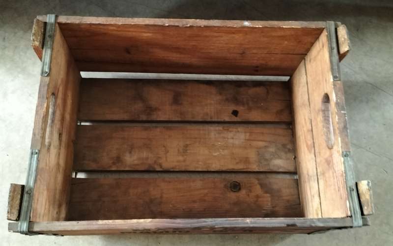 Vintage wooden beer crate (Maestro - Magou)