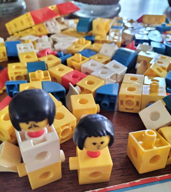 Vintage plastic building blocks - does not seem to be full set