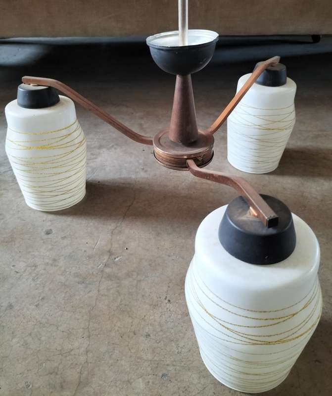 Vintage light fitting with 3 shades