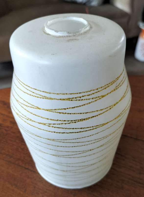 Vintage light fitting with 3 shades