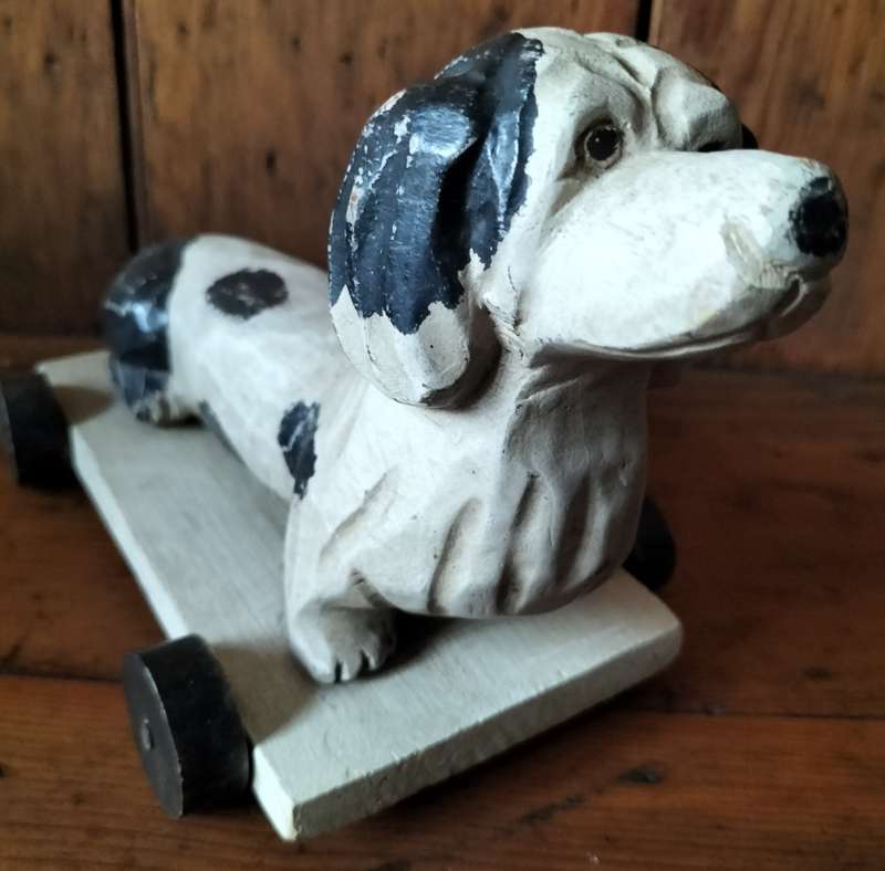 Vintage toy - Wooden pull along dog in wheels