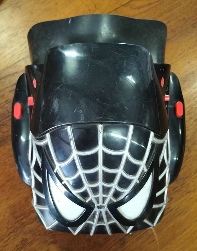 Collectable battery operated video game - Spider man
